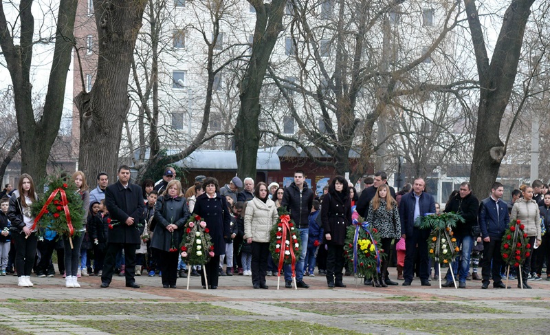 143 години от гибелта на Апостола на българската свобода отбелязаха днес в Левски