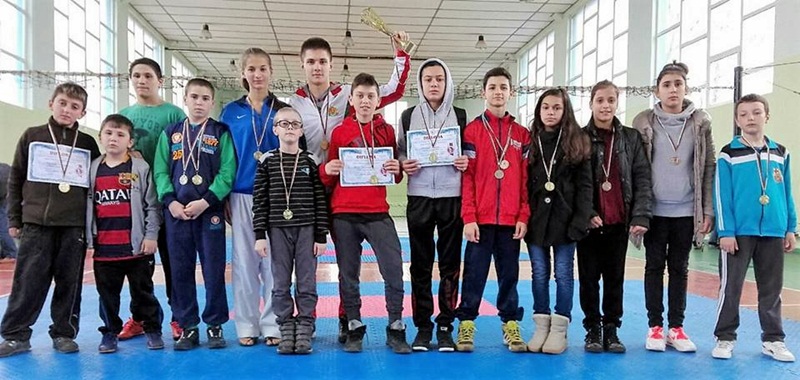 33 медала за каратистите на КБИ „Петромакс“ от националния турнир в Червен бряг