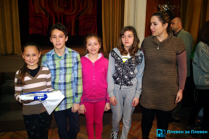 Млади театрали от Левски с три награди от национален фестивал в Плевен