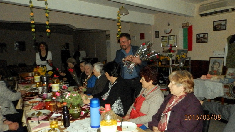 От ГЕРБ – Плевен поздравиха дамите за празника в Николаево, Беглеж, Бохот и Тученица