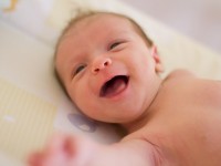 Бъдещи родители ще получат съвети за първите дни с бебето на лекция в Плевен