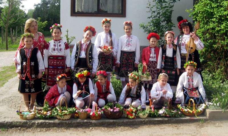 Талантливи деца зарадваха пенсионери и земеделски стопани в Левски