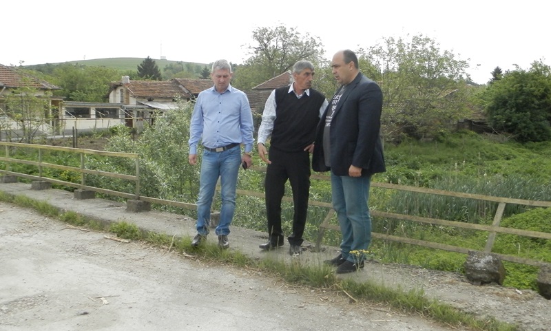 Депутатът Владислав Николов се срещна с жители на село Бръшляница