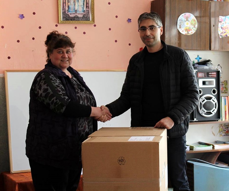 Дарение от компютри получиха всички детски градини в община Кнежа