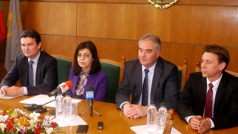 Кметът търси съдействие от вицепремиера Кунева за разрешаването на три важни за Плевен проблема