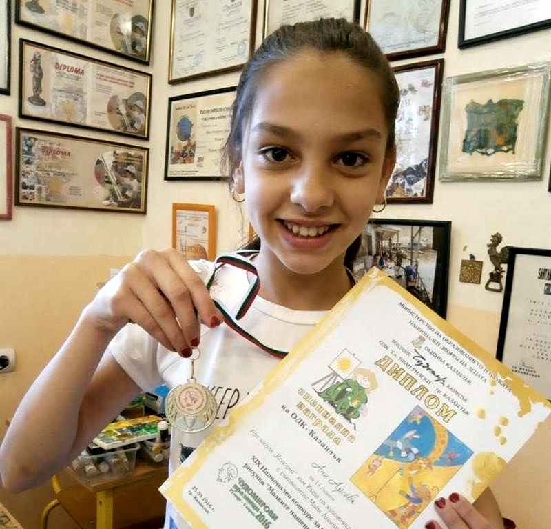 11-годишна художничка от арт школа „Колорит” получи медала си от конкурса „Малките нашенци”