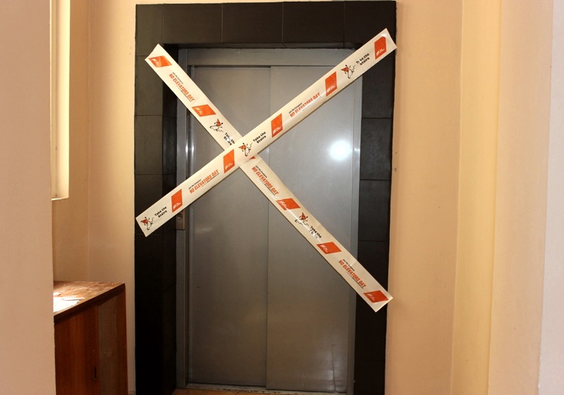 Община Плевен също затвори днес асансьора символично