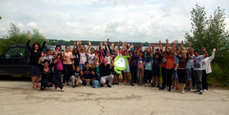 Ученици от община Долна Митрополия почистиха бреговата ивица на река Дунав при село Байкал