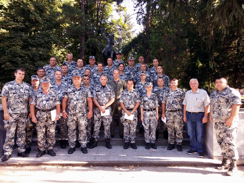 Специализанти от формированията на ВВС завършиха успешно обучението си в Долна Митрополия