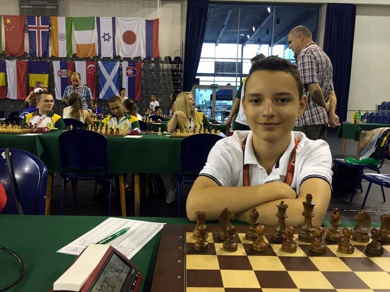 Двама шахматисти на „Спартак Плевен XXI“ представят България на Европейското в Чехия