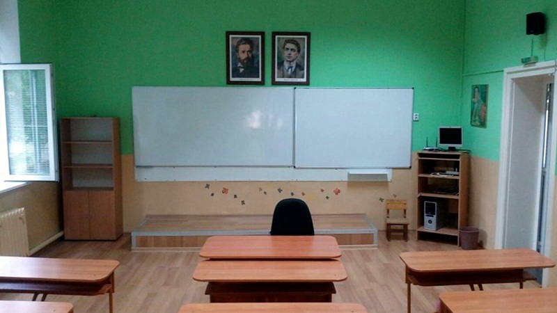 Портрети на Ботев и Левски ще има във всяка класна стая на НУ „Христо Ботев“ – Плевен от новата учебна година