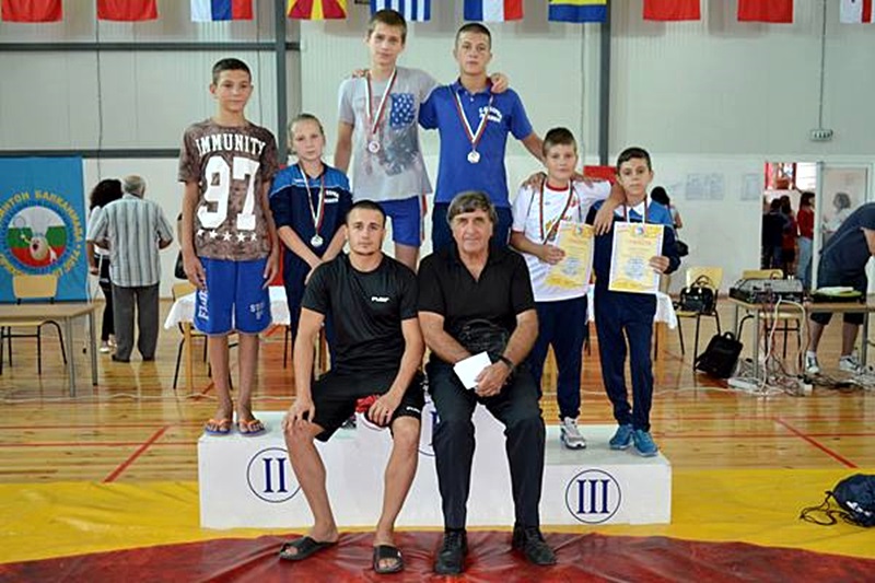 Плевенски борци спечелиха 4 медала от турнир в град Оряхово