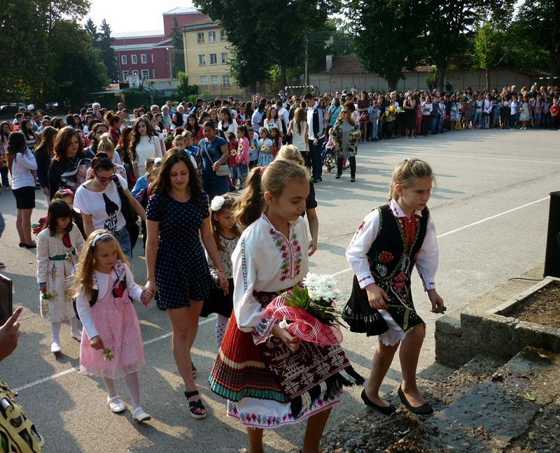 Новата учебна година беше тържествено открита в училищата на община Левски