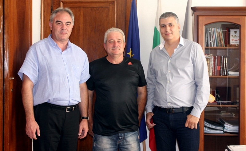 Кметът Спартански се срещна с новия треньор на „Спартак“ Ферарио Спасов