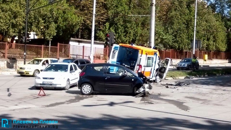 Съдят шофьорите, предизвикали катастрофата в Плевен, при която пострада медицински екип