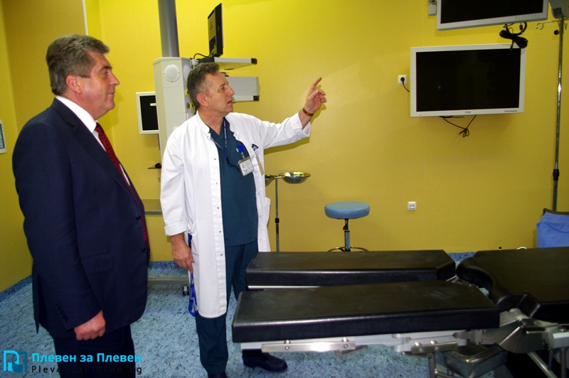 Георги Първанов посети високотехнологичната болница „Света Марина“ в Плевен