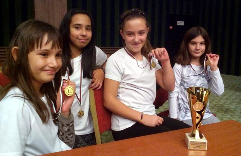 Момичетата на СКШ „Плевен XXI“ спечелиха държавната титла на ускорен шах в Боровец