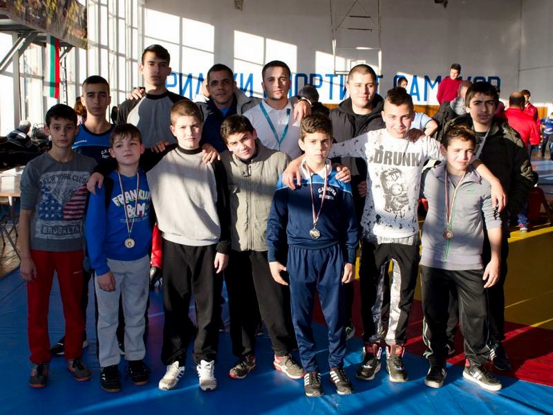 Пет медала за плевенските борци от турнира „Купа Самоков“ 2016
