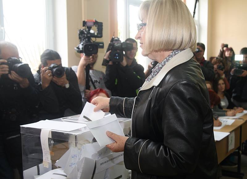 Цецка Цачева в Плевен: Гласувайте! От вас зависи бъдещето на България
