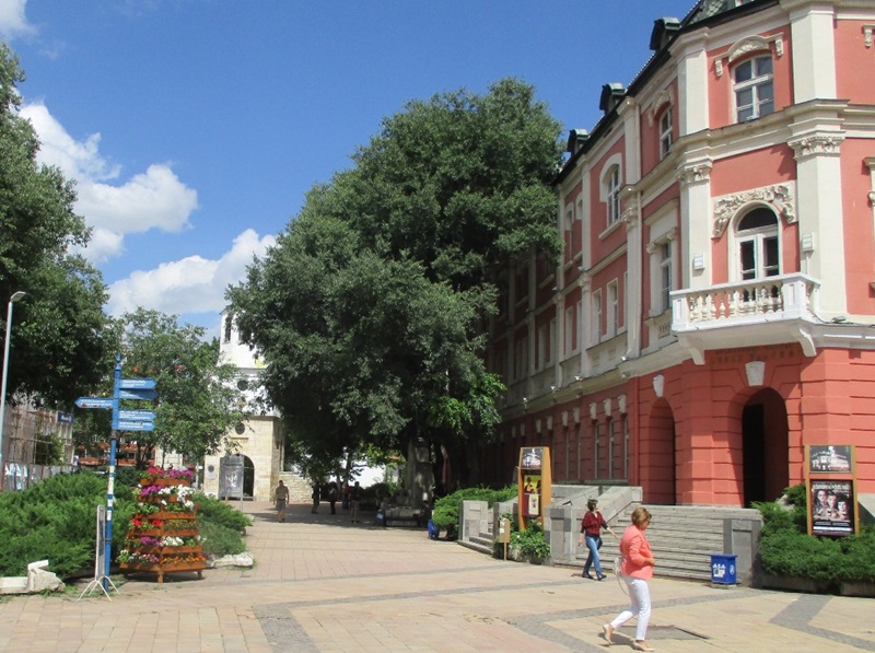 Общинско дружество ще обнови площад „Стефан Стамболов” за 120 дни