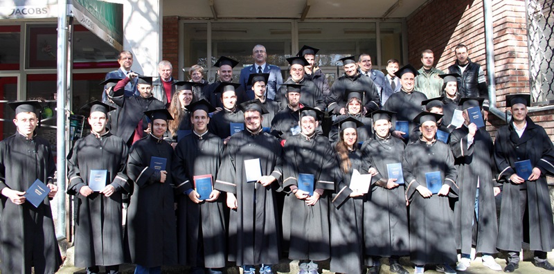 Връчиха дипломите на абсолвентите от Випуск 2016 на Факултет „Авиационен” в Долна Митрополия