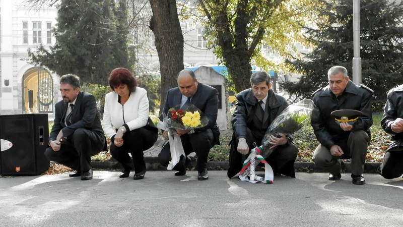 На Архангелова задушница в Плевен почетоха паметта на загиналите воини