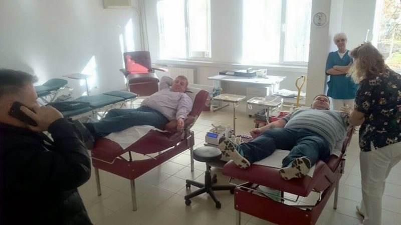 Красимир Каракачанов и членове на ВМРО – Плевен дариха кръв за пострадалите в Хитрино