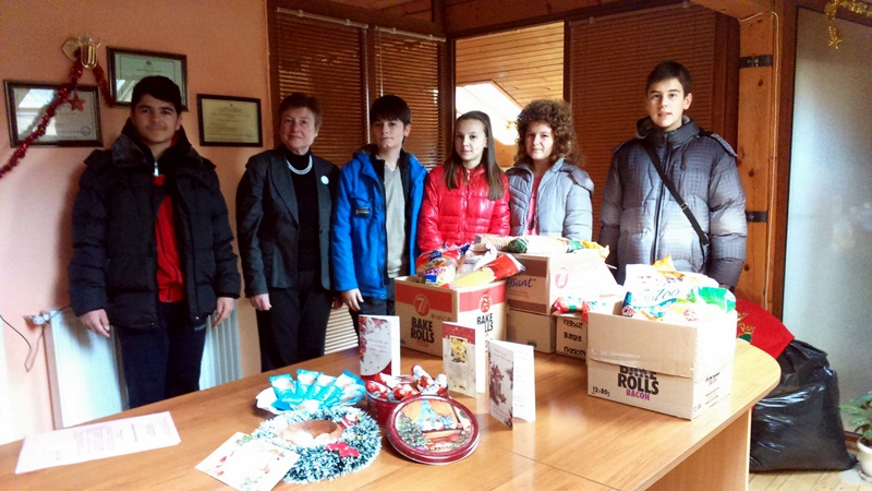Млади възрожденци от ОУ „Цветан Спасов“ направиха дарение на Кризисния център в Плевен