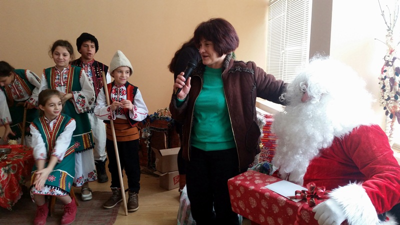 Изпълнена с празнични вълнения бе седмицата преди Коледа в СУ „Христо Смирненски” – Гулянци