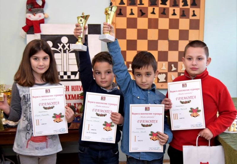 Състезател на ШК „Елит“ спечели преходната купа на турнира „Млади надежди“ в Плевен