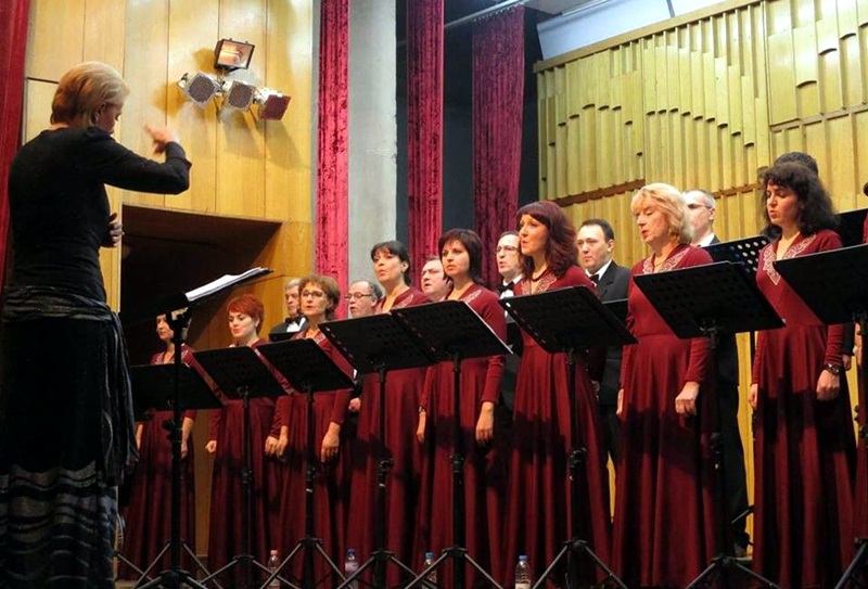 Общински хор „Гена Димитрова“ кани днес на концерт „Музиката е любов“