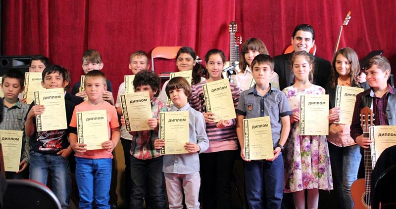 Първия си концерт за годината ще изнесат днес талантите от Школата по китара при Читалище „Лик“ – Плевен