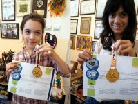 Деца от Артшкола „Колорит“ – Плевен със златни медали от биенале в Иран