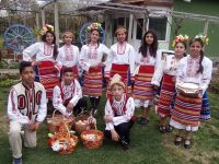 С песни и танци празнуваха Лазаровден в Асеновци
