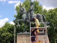 Възстановиха сабята на паметника на генерал Скобелев