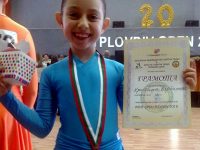 8-годишна плевенчанка със 7 златни и 1 сребърен медал от турнири по спортни танци (галерия)