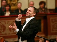 Поляк ще дирижира тази вечер Плевенска филхармония в концерта „Симфонична гала“
