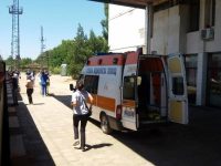 Медици от Левски оказаха помощ на мъж, колабирал във влака София – Варна