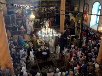 Близо 100 жители на Кнежа се поклониха пред мощите на Свети Панталеймон