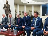 Скулпторът Владимир Суровцев дари на Плевен работния макет на паметника на генерал Скобелев