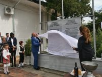 Вицепрезидентът Илияна Йотова откри паметна плоча на загиналите във войните жители на Одърне