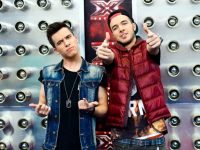 Финалистите от X Factor Пламен и Иво купонясват с младите хора на Пордим