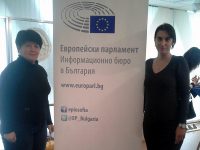 Езиковата в Плевен участва в първата среща по програма „Училища посланици на Европейския парламент“