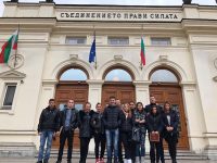 Депутатът Стефан Бурджев запозна младежи от Червен бряг с работата на Парламента