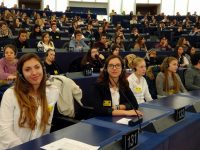 Ученичка от Езиковата гимназия в Плевен избрана за председател на европейска комисия