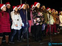 Децата от Вокална група „Ботевци пеят“ и ансамбъл „Мизия“ ще зарадват днес плевенчани