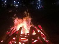 Край празничен огън посрещнаха Новата година в Червен бряг