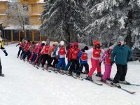 Плевенски ученици отново участват в програмата „Научи се да караш ски“