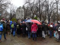 Внушително гражданско поклонение пред паметника на Апостола на свободата днес в Левски /снимки/