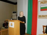 Зам.-областният управител Татяна Божинова пожела на добър час на абсолвентите от Педагогическия колеж